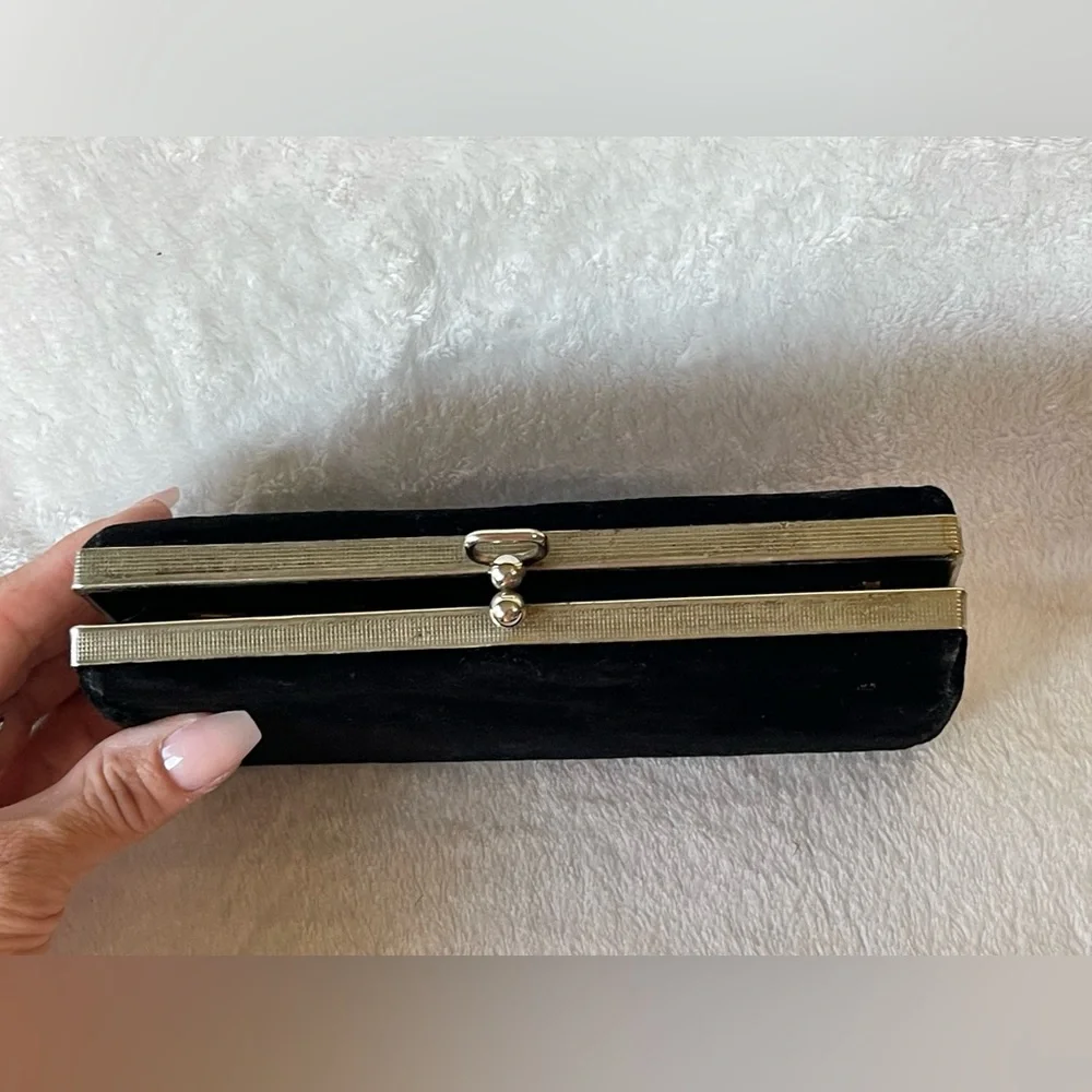 Amazing vintage Velvet 1950s clutch purse wallet black with gold metal